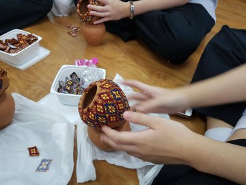 อาสาสมัครแต่งโอ่งจิ๋วน้ำใจช่วยภัยพิบัติ 1 มิ.ย. 62   Volunteer –To decorate tiny jars for Disaster Relief June, 1 ,19